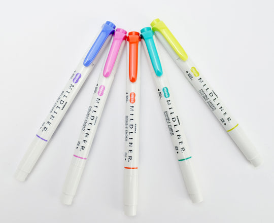 This image shows the Zebra midliner highlighter in blue, pink, orange, turquoise, and green.