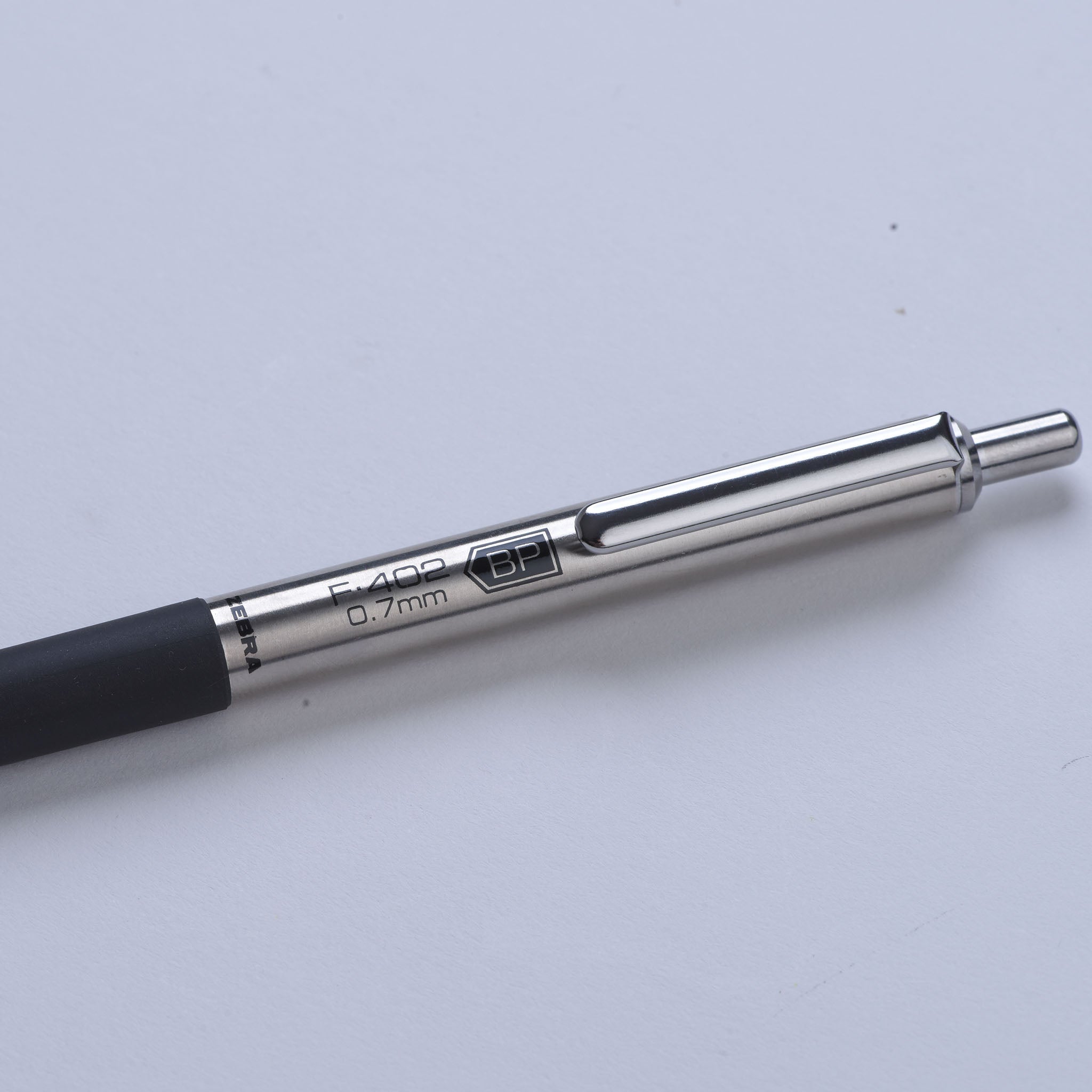 F-402 Retractable Ballpoint Pen